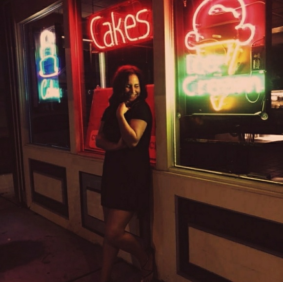 Meet your Posher, Samantha - Picture 3 of 4